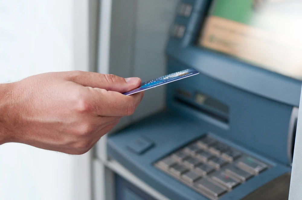 Systém ATM SafetyPIN zostal len kuriozitou a funkcia zadania PIN kódu v opačnom poradí nebola nikdy implementovaná v žiadnom bankomate.