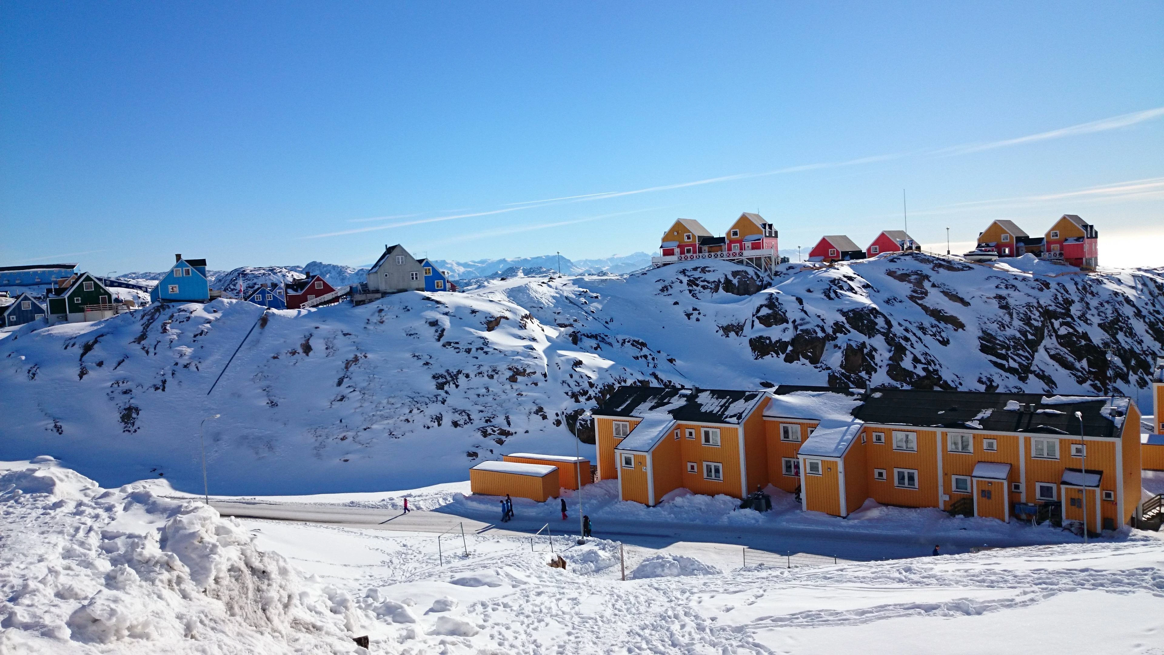 Mestečko Sisimiut na západe Grónska má asi 5 600 obyvateľov a je druhým najväčším na ostrove.
