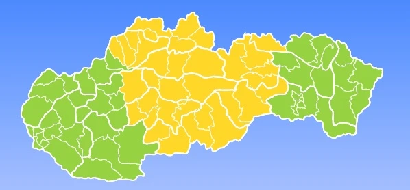 Vplyvom chladného, severného prúdenia a vyjasňovania sa očakáva v prízemnej vrstve pokles teplôt na 0 až -5 °C. Očakáva sa tak prízemný mráz.